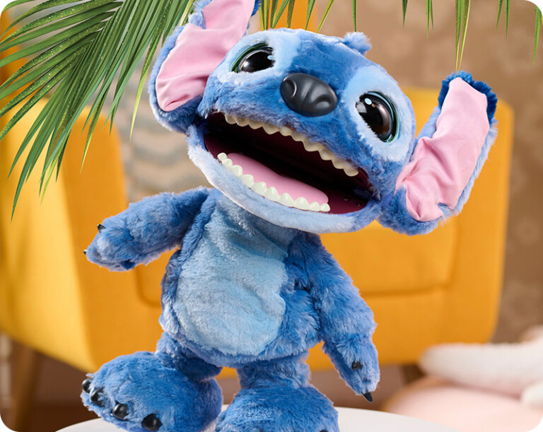 Disney-Stitch-Ultimate-Feature-Plush-34-cm-–-Stitch-768x611